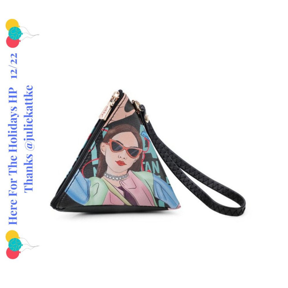 Nikky Triangle Wrislet Pouch